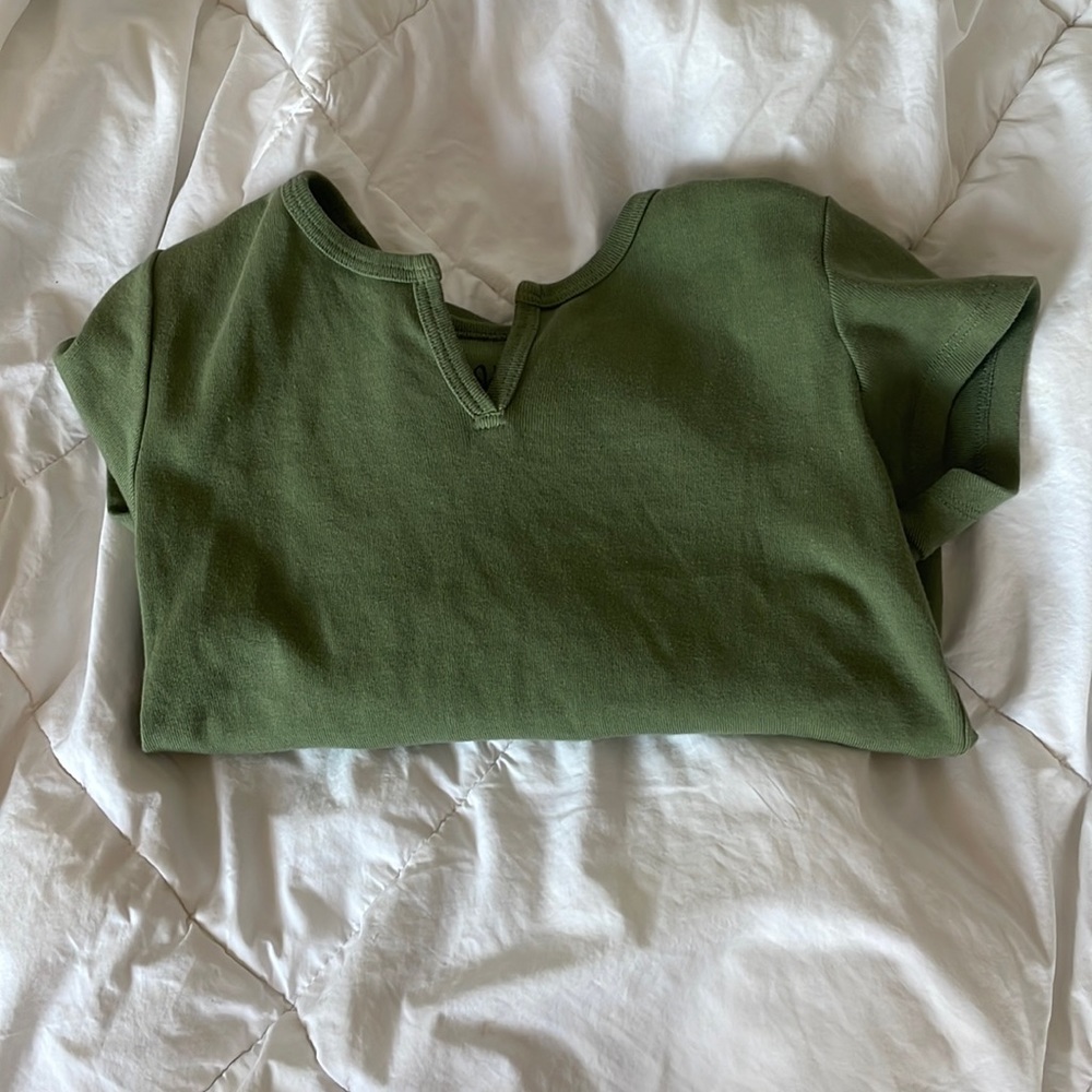 Brandy Melville shirt